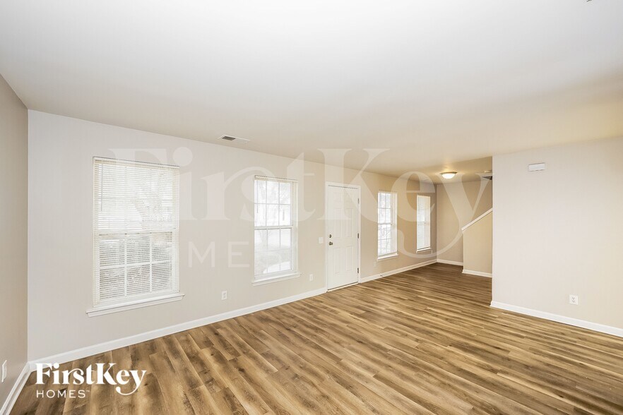 Building Photo - 5327 Peachwood Dr