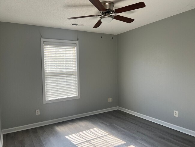 Building Photo - WALLINGFORD PLACE @ PALMETTO POINTE