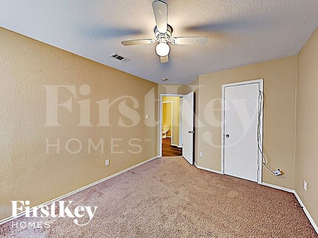 Building Photo - 6214 Balcony Ln