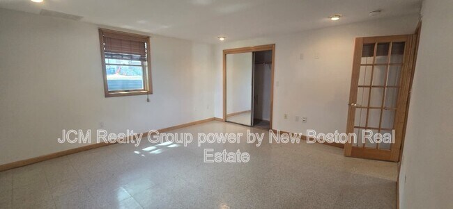 Building Photo - 120 Savage St