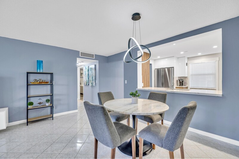 Building Photo - 311 SE 3rd St