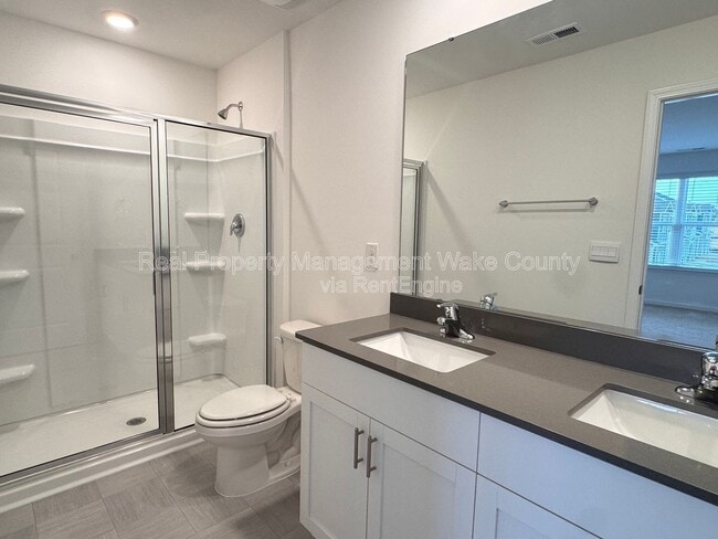 Building Photo - 407 Belgian Red Wy