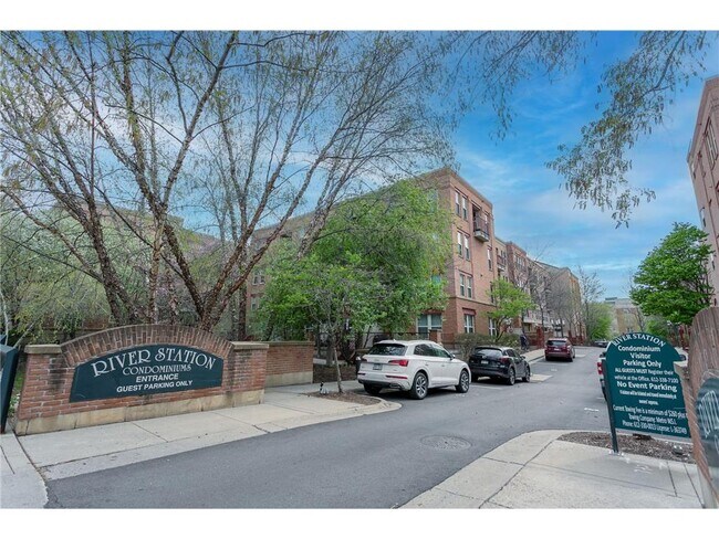 Building Photo - 545 N 1st St