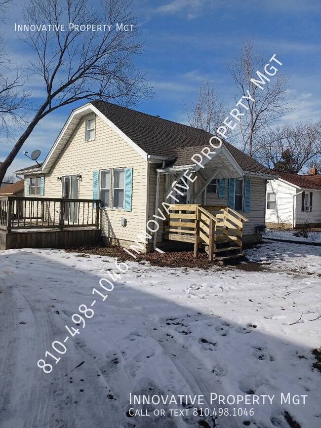 Building Photo - Beautifully updated 3 bed 1 bath! Carman-A...