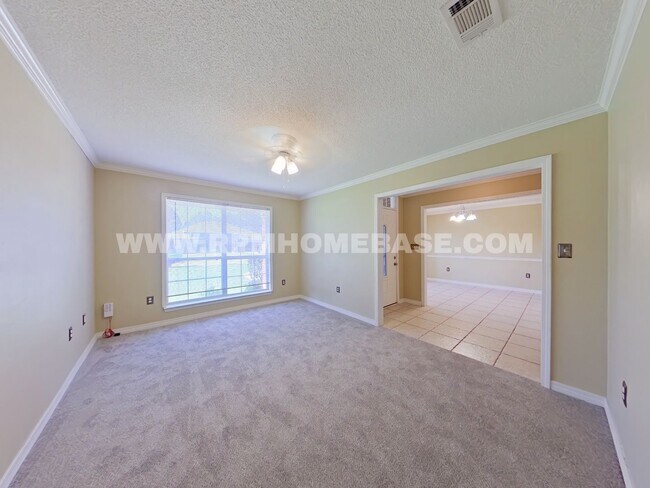 Building Photo - Beautiful Home with New Appliances in Quie...