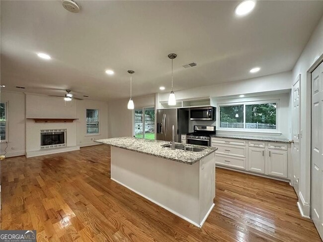 Building Photo - 1290 Sweet Woods Dr
