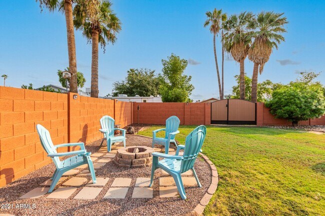Building Photo - 3809 W Cholla St