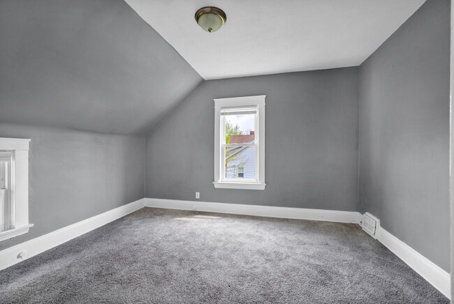 Building Photo - 12405 Rexford Ave