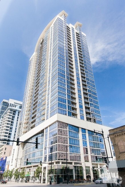 Building Photo - 100 E 14th St