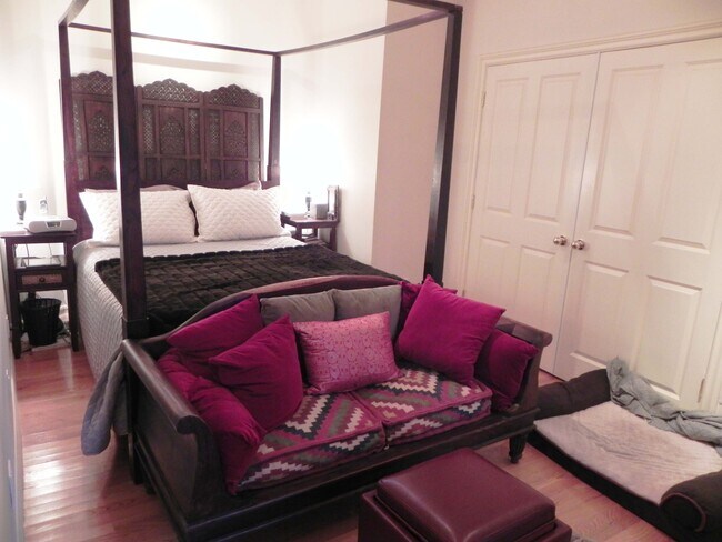 Master bedroom with walk in closet - 21980 Alta Dr