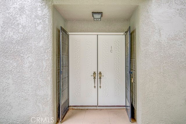 Building Photo - 2402 Via Mariposa W