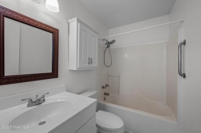 Building Photo - 314 Pebble Ln