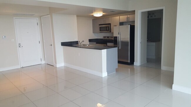 Building Photo - 2 Bed / 2 Bath | Terrazas Riverpark Village #804 – Miami