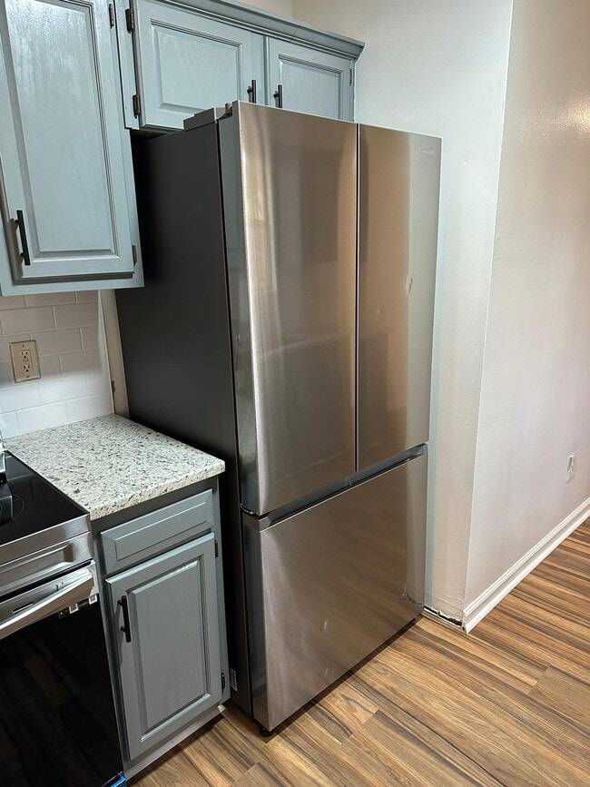 Building Photo - 108 Marshall Dr