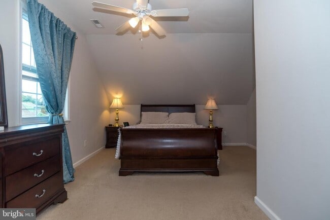 Building Photo - 70 Huckleberry Ln