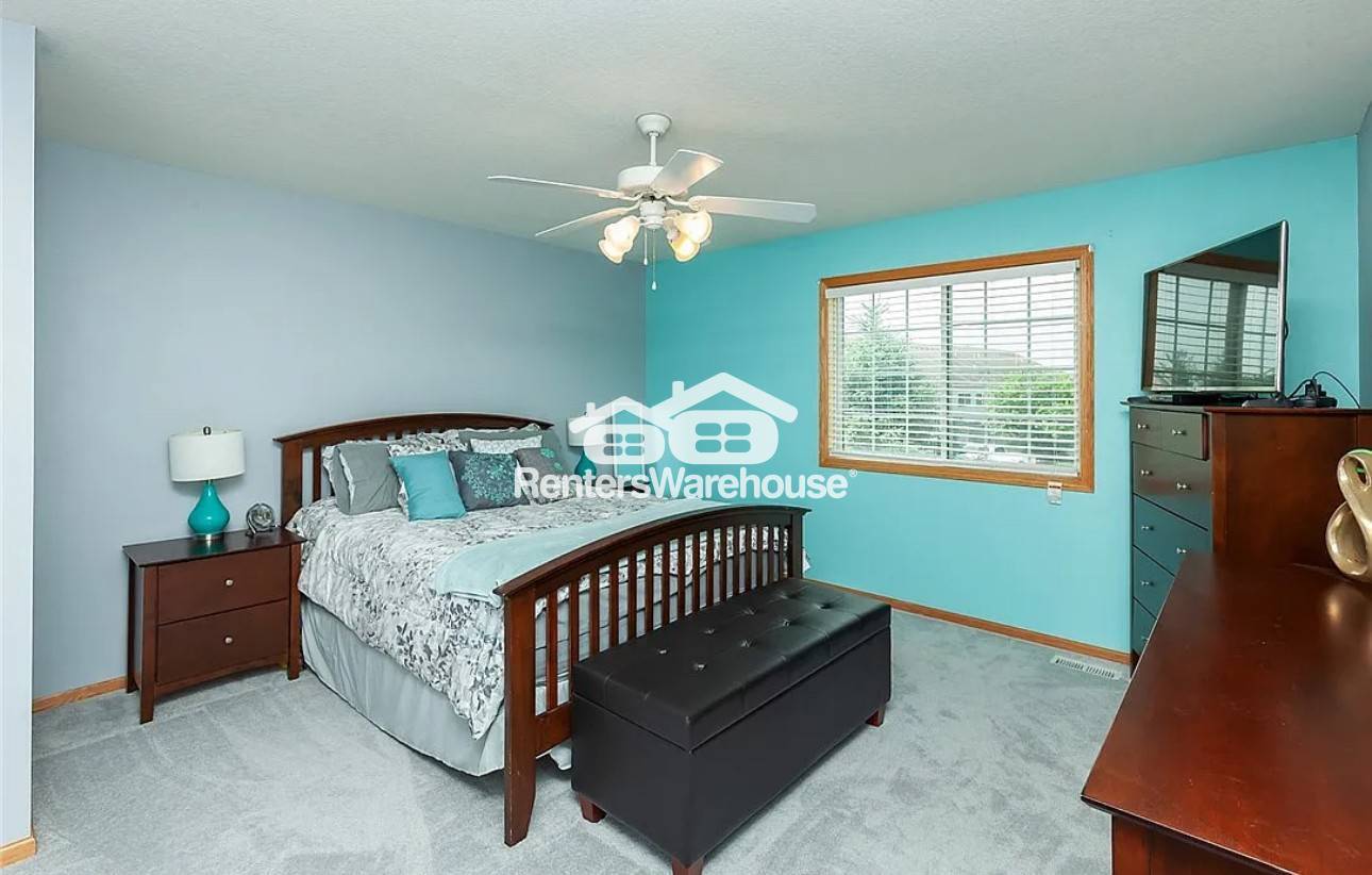 Building Photo - 3799 Village Run Dr