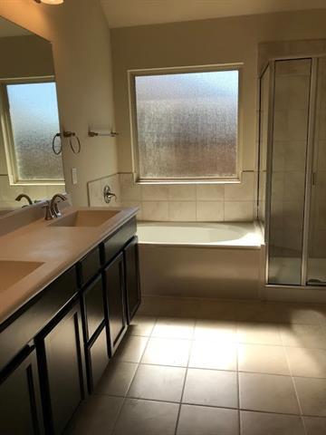 Building Photo - 2105 Washington Park Way