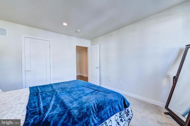 Building Photo - 204 Wynstone Ct