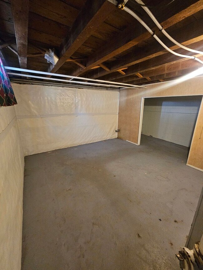 Building Photo - 5824 Grand Ave