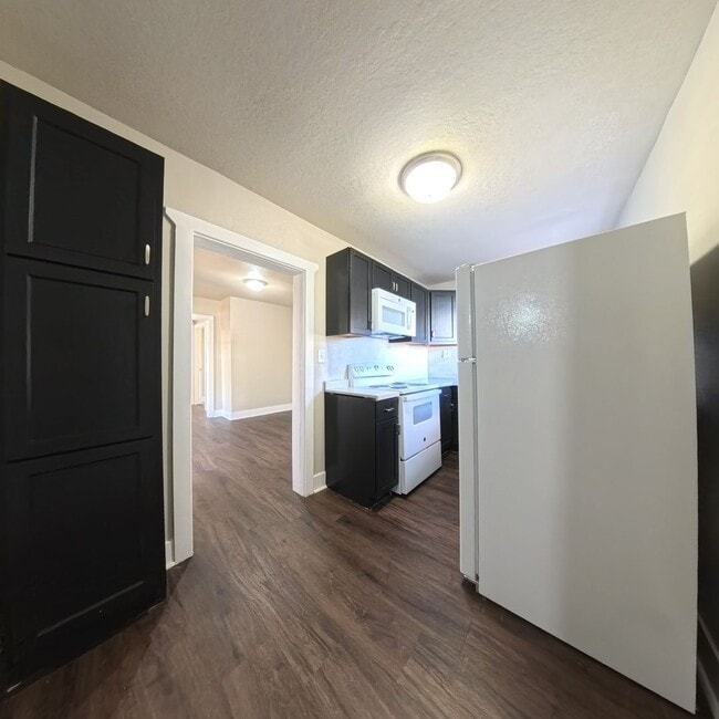 Building Photo - Newly remodeled 3 bedroom 1 bathroom home-Located in Jefferson