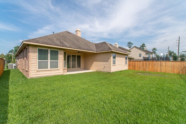 Building Photo - 99 West Wading Pond Circle