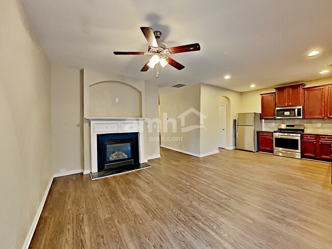 Building Photo - 303 Hidden Creek Ln