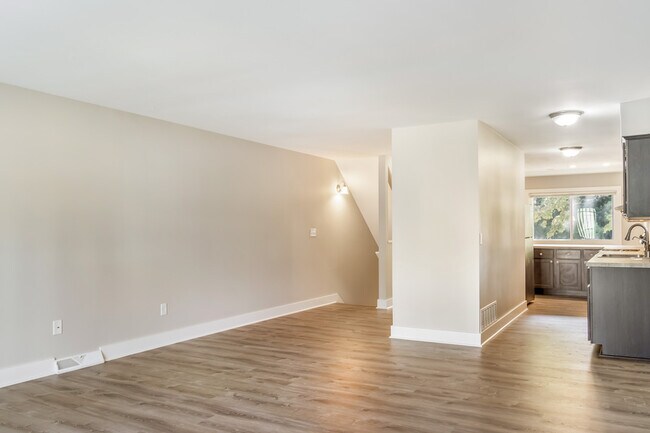 Building Photo - 533 Misty Meadow Blvd