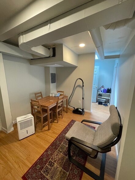 Building Photo - 1013 St Paul St