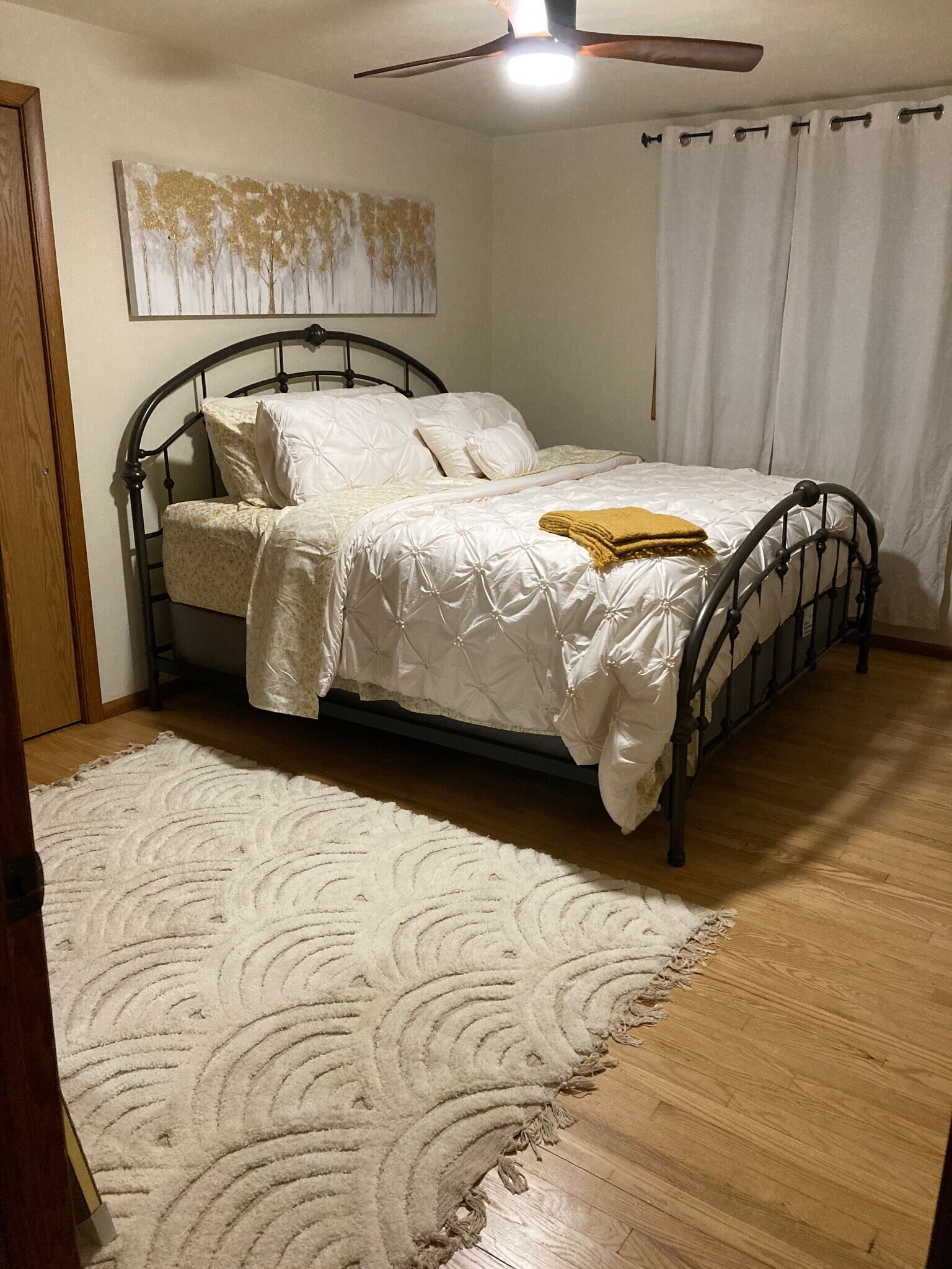 Building Photo - 3710 N Overland Rd