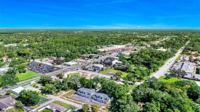 Building Photo - 37 SE 15th Terrace