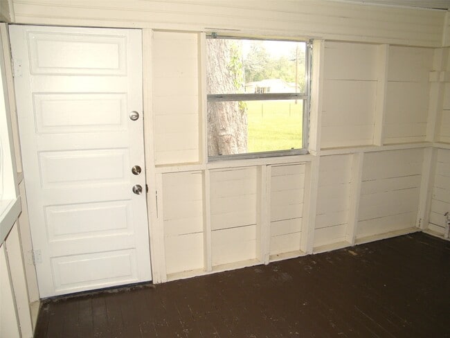 Building Photo - 13679 Wigginsville Rd