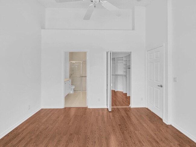 Building Photo - 6094 Lake Hibiscus Dr