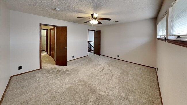 Building Photo - 4723 Hemlock Ln