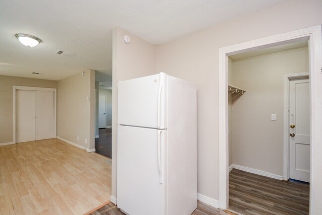 Building Photo - 10214 Rockaway Dr