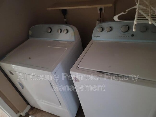 Building Photo - 5634 Crest Trace Ct