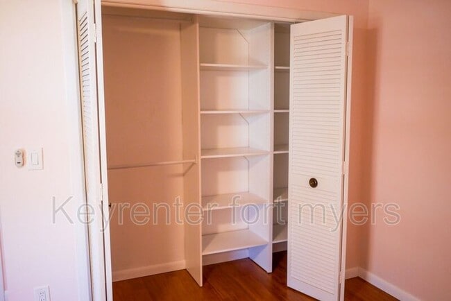 Building Photo - 4779 Lakewood Blvd