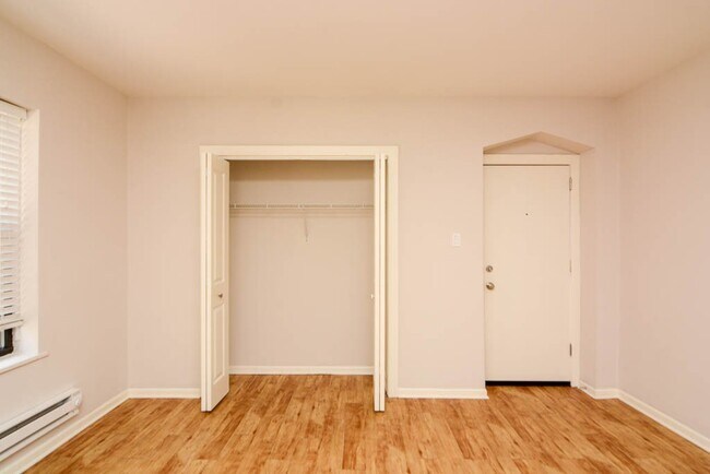 Building Photo - 2839 W Palmer St