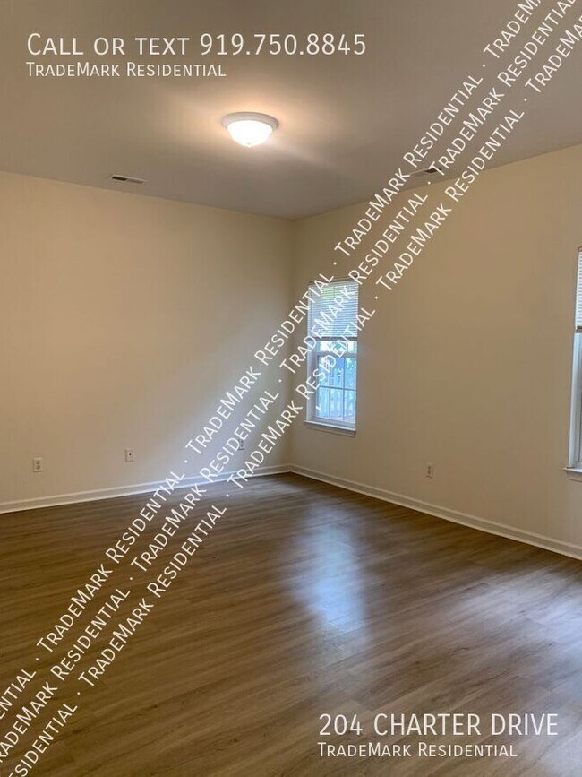 Building Photo - 204 Charter Dr