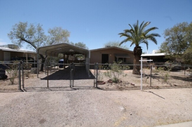 Building Photo - 3 bed 2 bath Mobile Home Available