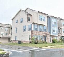 Building Photo - 8667 Shady Pines Dr