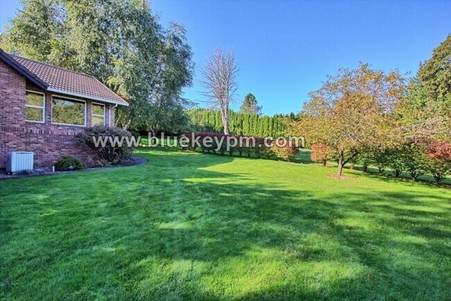 Building Photo - 3 Bed, 2 Bath, 1 Acre Home in Ridgefield, WA