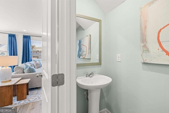 Building Photo - 2546 States Ave