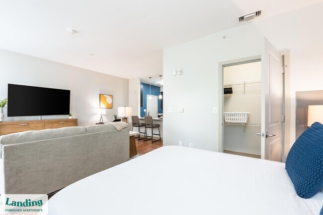 Building Photo - 1111 Stratford Ave