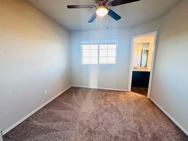 Building Photo - 5611 Rio Cyn
