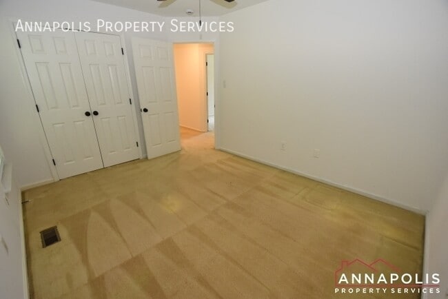 Building Photo - 2808 Traxler Ct