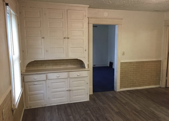 Building Photo - Bayfront Units