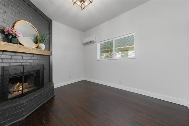 Building Photo - 1811 Denver Ave