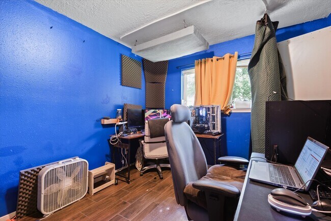 Building Photo - 4905 Woodway Ave