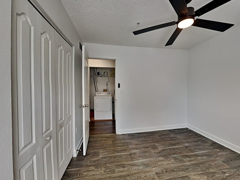 Building Photo - 2059 Dixie Belle Dr