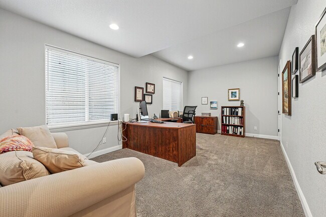 Building Photo - 8201 E 6th Ave